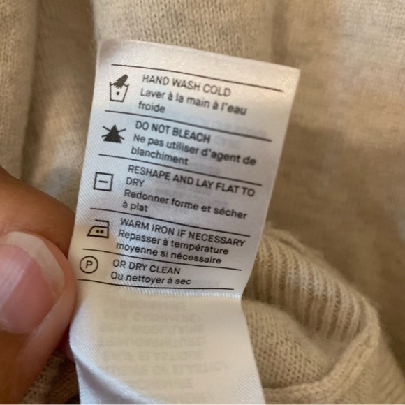 Vince Cashmere & Wool Sweaters Easy Fit Crewneck Light Beige EUC Size - M - Picture 10 of 11
